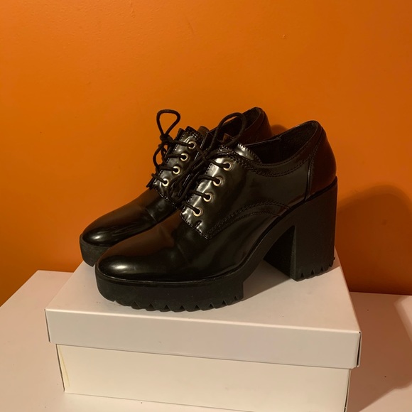 Black platform shoes - Picture 1 of 2